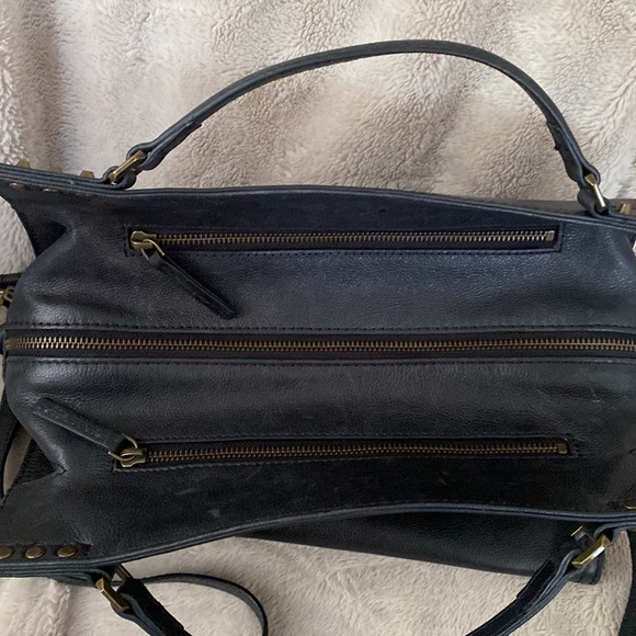 Black purse with studded details - Picture 2 of 4